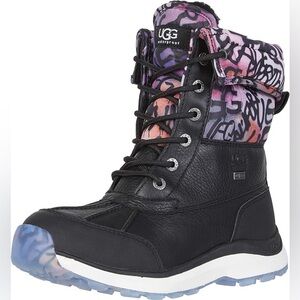 UGG Women's Adirondack III Graffiti 9.5 Black Leather